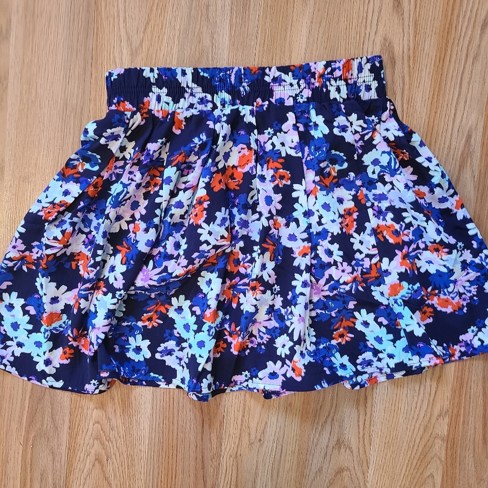 🌟 4/$20 Ambiance Apparel Floral Miniskirt in Medium NWOT